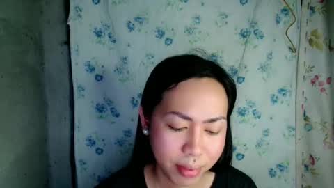 eddfox001 online show from May 6, 12:10 pm