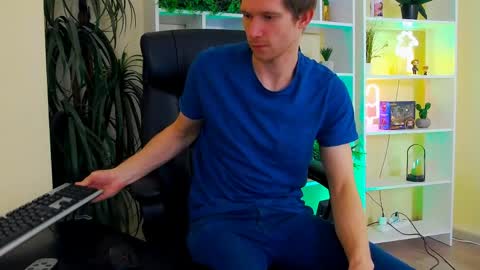 eddie_baker online show from April 3, 7:28 am