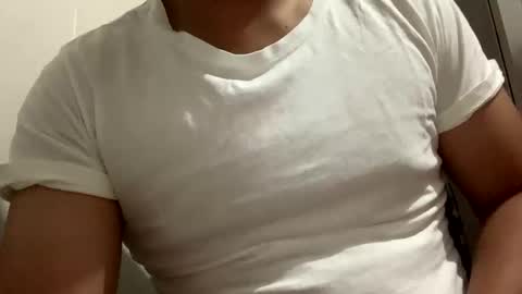 Snapshot of eddy7978 chatting on May 20, 6:41 am eddy7978 online show from May 20, 6:41 am