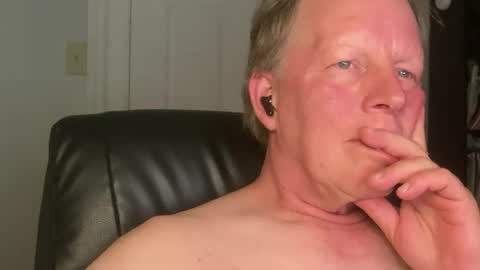 Snapshot of eddygl1968 chatting on June 27, 2:49 am Eddy online show from June 27, 2:49 am