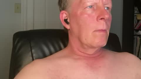 Snapshot of eddygl1968 chatting on July 2, 2:33 am Eddy online show from July 2, 2:33 am