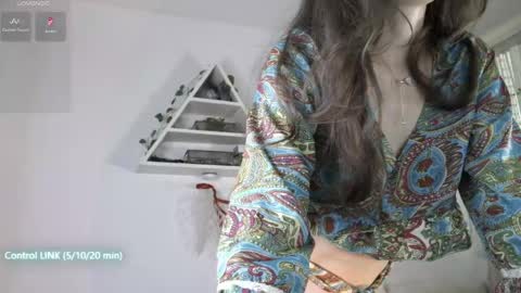 Snapshot of eden_heaven chatting on June 7, 3:43 am Eden Heaven online show from June 7, 3:43 am