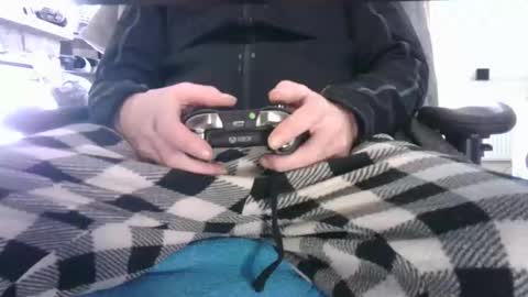 Snapshot of edged_biker chatting on November 22, 11:31 am edged biker online show from November 22, 11:31 am