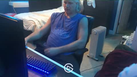 Snapshot of edgemeallnight chatting on March 17, 1:10 am edgemeallnight online show from March 17, 1:10 am