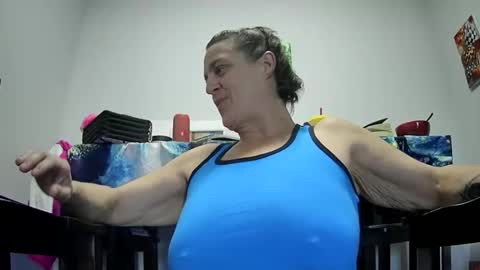 Snapshot of edgeofinsanity13 chatting on December 12, 3:37 pm Angel online show from December 12, 3:37 pm