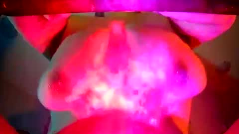 Snapshot of edgeofinsanity13 chatting on February 12, 12:58 am Angel online show from February 12, 12:58 am