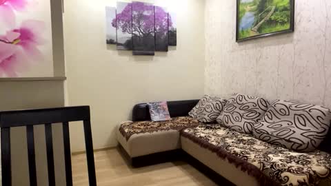 Eri online show from March 25, 6:36 pm