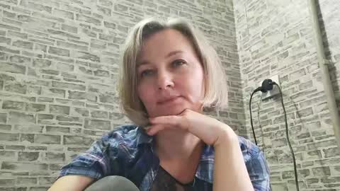 edithmanning online show from December 10, 8:51 am