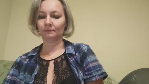 edithmanning online show from December 10, 4:17 pm