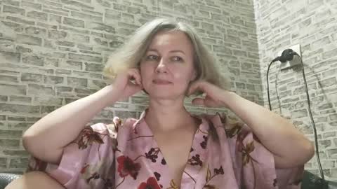 edithmanning online show from December 12, 7:37 pm