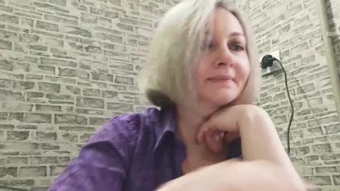edithmanning online show from February 3, 6:34 am