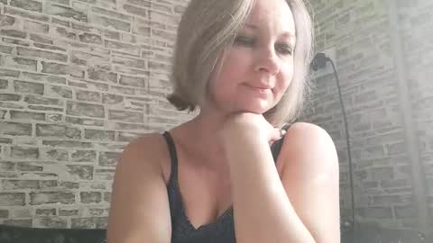edithmanning online show from February 23, 6:49 am