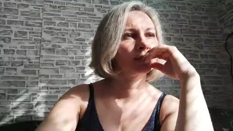 edithmanning online show from February 26, 8:48 am