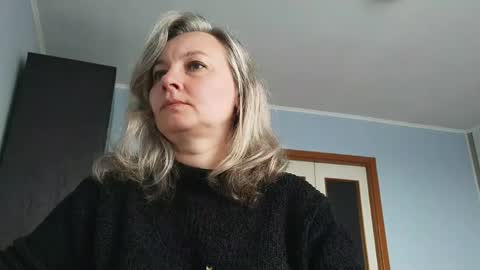 edithmanning online show from April 26, 6:33 am