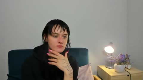 edithperfect online show from February 17, 4:24 pm