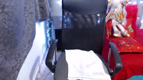 Snapshot of edixann_more chatting on December 14, 9:51 am Eddye online show from December 14, 9:51 am