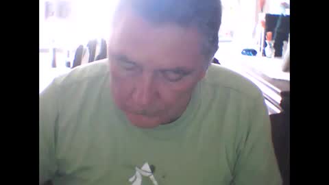 Snapshot of edje59a chatting on September 15, 8:03 am Eddy online show from September 15, 8:03 am
