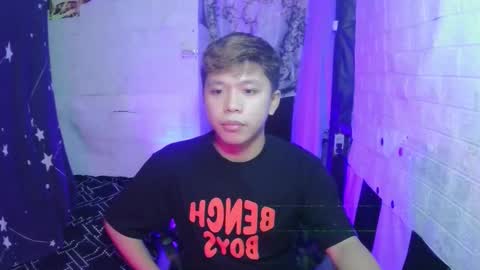 Snapshot of edrianburca052 chatting on October 25, 6:46 pm urasian chub online show from October 25, 6:46 pm