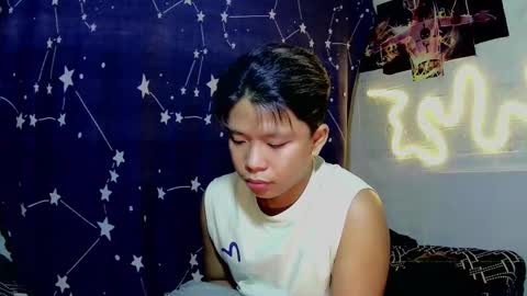 Snapshot of edrianburca052 chatting on January 5, 5:27 pm urasian chub online show from January 5, 5:27 pm