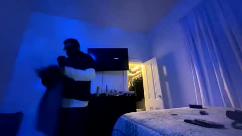 Snapshot of edvmendez1766 chatting on February 8, 11:24 am edvmendez1766 online show from February 8, 11:24 am