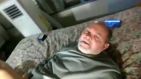 Snapshot of edwalters chatting on December 13, 11:50 pm Eddie online show from December 13, 11:50 pm