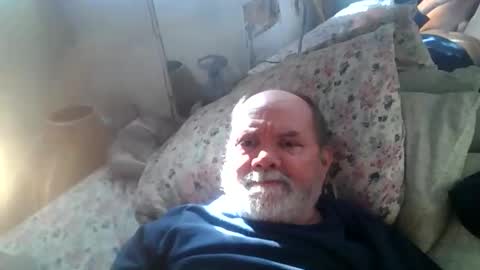 Snapshot of edwalters chatting on January 5, 7:39 pm Eddie online show from January 5, 7:39 pm