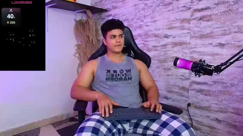 EDWARD CLARCK online show from January 13, 1:00 am