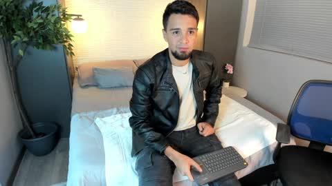 Eduardo online show from December 10, 3:52 am