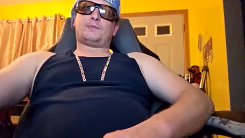 Snapshot of edwardaims_2please chatting on November 6, 2:56 am edwardaims_2please online show from November 6, 2:56 am