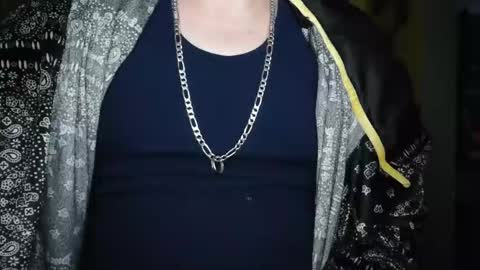 Snapshot of edwardaims_2please chatting on December 5, 4:10 am edwardaims_2please online show from December 5, 4:10 am