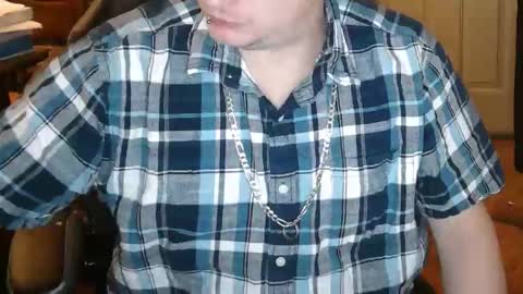 Snapshot of edwardaims_2please chatting on December 19, 3:46 am edwardaims_2please online show from December 19, 3:46 am