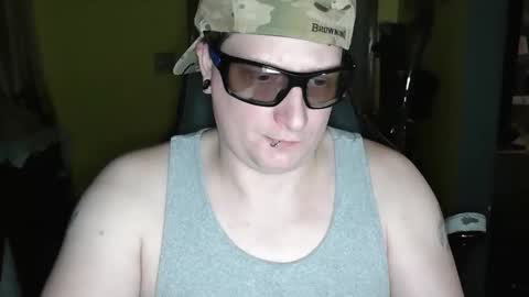 Snapshot of edwardaims_2please chatting on March 3, 3:56 am edwardaims_2please online show from March 3, 3:56 am