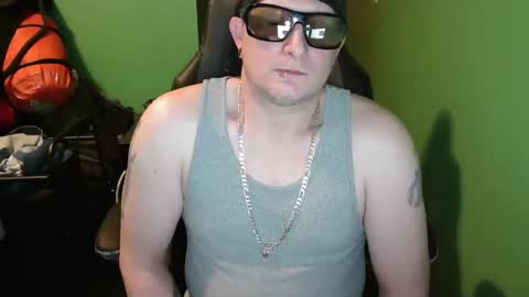 Snapshot of edwardaims_2please chatting on March 29, 5:40 am edwardaims_2please online show from March 29, 5:40 am