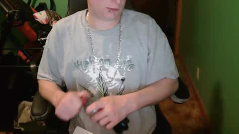 edwardaims_2please online show from April 26, 3:04 am