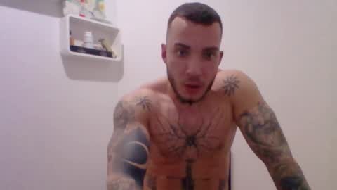 Snapshot of edwardexxxclusive chatting on March 19, 7:18 pm Edward online show from March 19, 7:18 pm