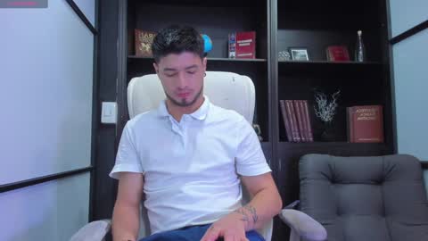 Snapshot of edwardross_ chatting on January 4, 5:58 pm Edward Ross online show from January 4, 5:58 pm