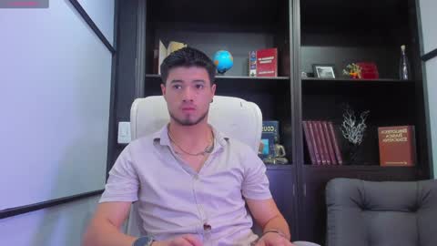 Snapshot of edwardross_ chatting on January 12, 8:25 pm Edward Ross online show from January 12, 8:25 pm