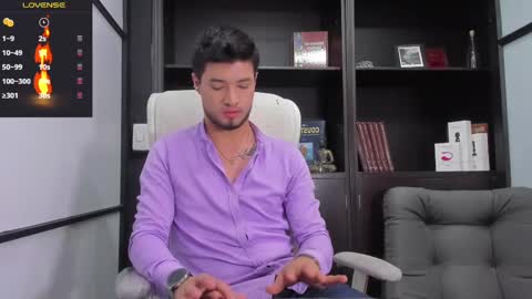 Snapshot of edwardross_ chatting on February 14, 7:23 pm Edward Ross online show from February 14, 7:23 pm