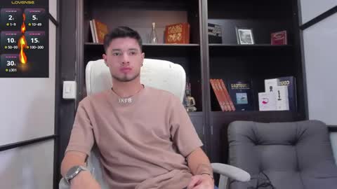 Snapshot of edwardross_ chatting on March 8, 12:52 pm Edward Ross online show from March 8, 12:52 pm