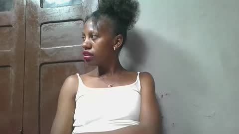 edwige770943 online show from May 18, 4:13 pm