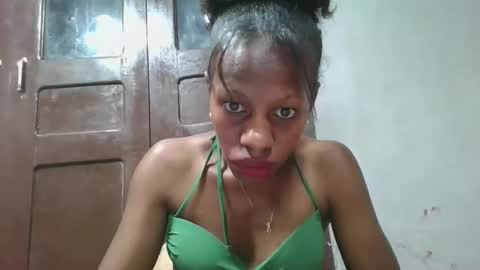 edwige770943 online show from May 23, 8:40 am