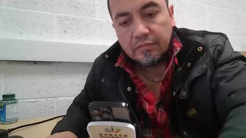 Snapshot of edwill13 chatting on February 13, 10:44 am EdM online show from February 13, 10:44 am