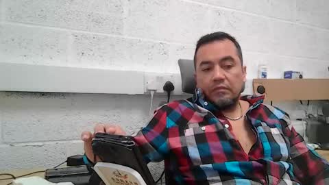 Snapshot of edwill13 chatting on February 24, 9:07 am EdM online show from February 24, 9:07 am