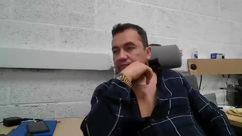 Snapshot of edwill13 chatting on February 25, 11:31 am EdM online show from February 25, 11:31 am