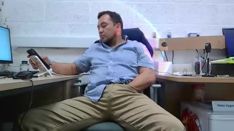 Snapshot of edwill13 chatting on March 18, 8:50 am EdM online show from March 18, 8:50 am