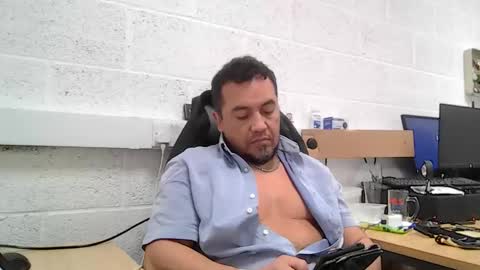 Snapshot of edwill13 chatting on March 20, 11:48 am EdM online show from March 20, 11:48 am