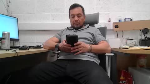 Snapshot of edwill13 chatting on March 24, 11:04 am EdM online show from March 24, 11:04 am