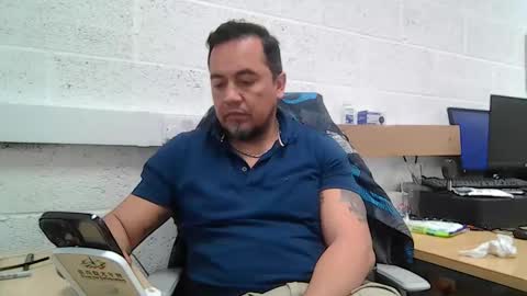 Snapshot of edwill13 chatting on March 25, 11:16 am EdM online show from March 25, 11:16 am