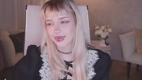Snapshot of eevamarie chatting on March 24, 6:57 pm EVA NON NUDE online show from March 24, 6:57 pm