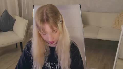 EVA NON NUDE online show from May 19, 4:24 pm
